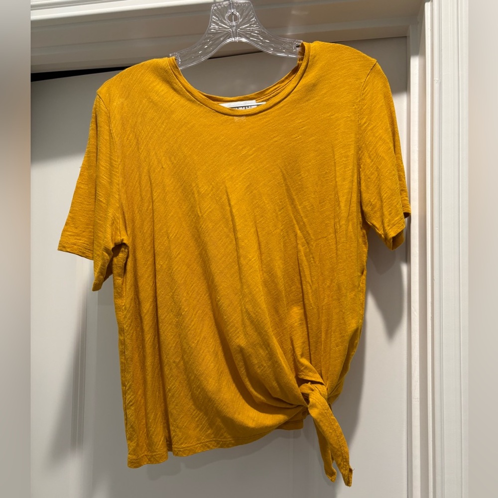 Amour Vert Yellow Knot-Front Tee